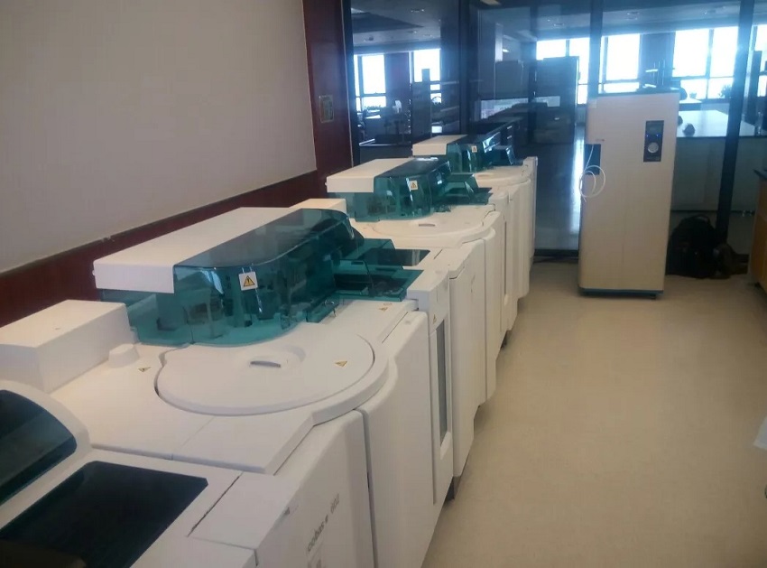 水思源檢驗科純水設(shè)備