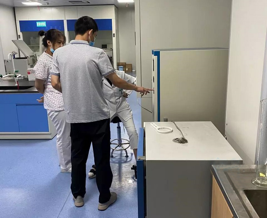 實(shí)驗(yàn)室超純水機(jī) 實(shí)驗(yàn)室超純水機(jī)